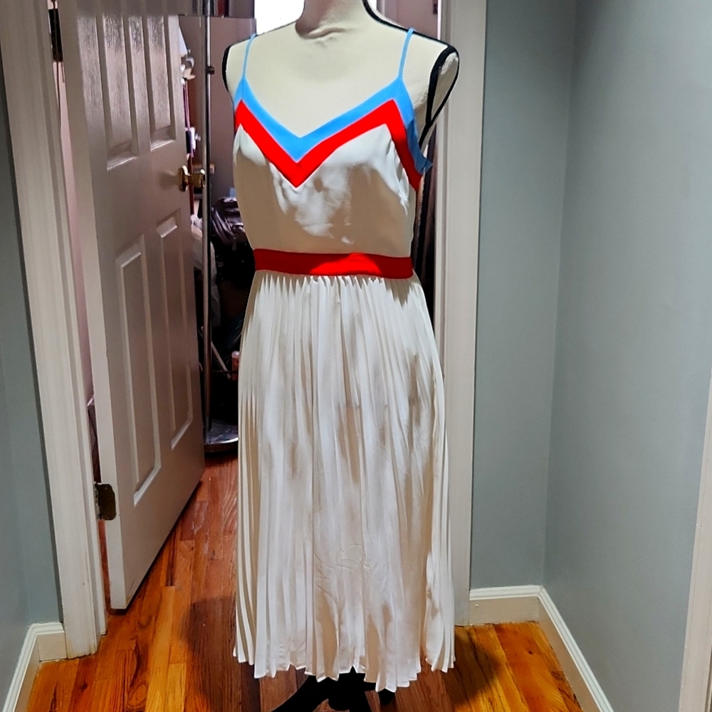 Banana Republic white midi dress with funneled skirt Size 4 never worn
